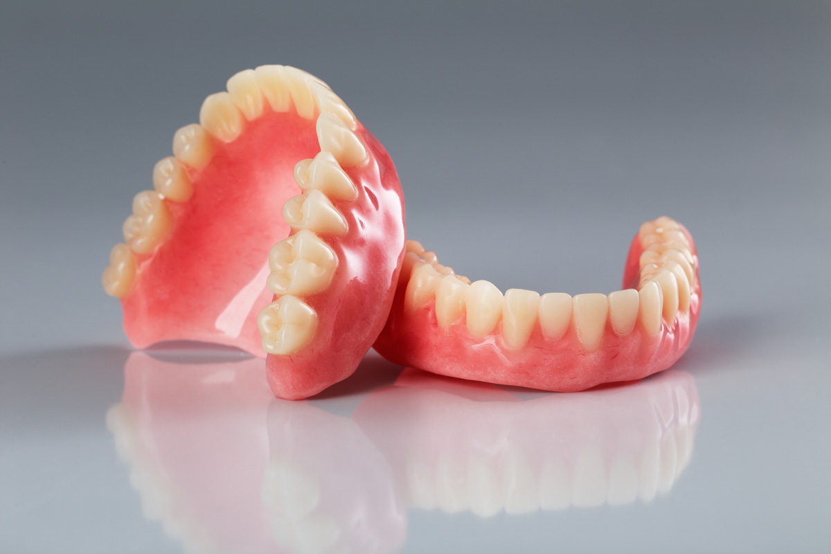 dentures2_22503757_xl-2015